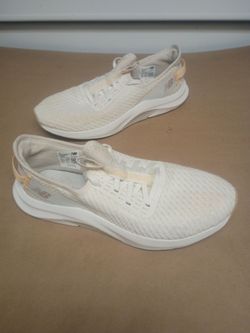 Women’s Size 9 New Balance DynaSoft Nergize Sport V2 White Beige WNRGSCS2