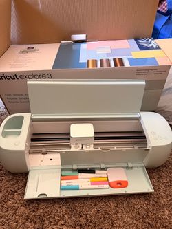 Cricut explore 3 + Bundle