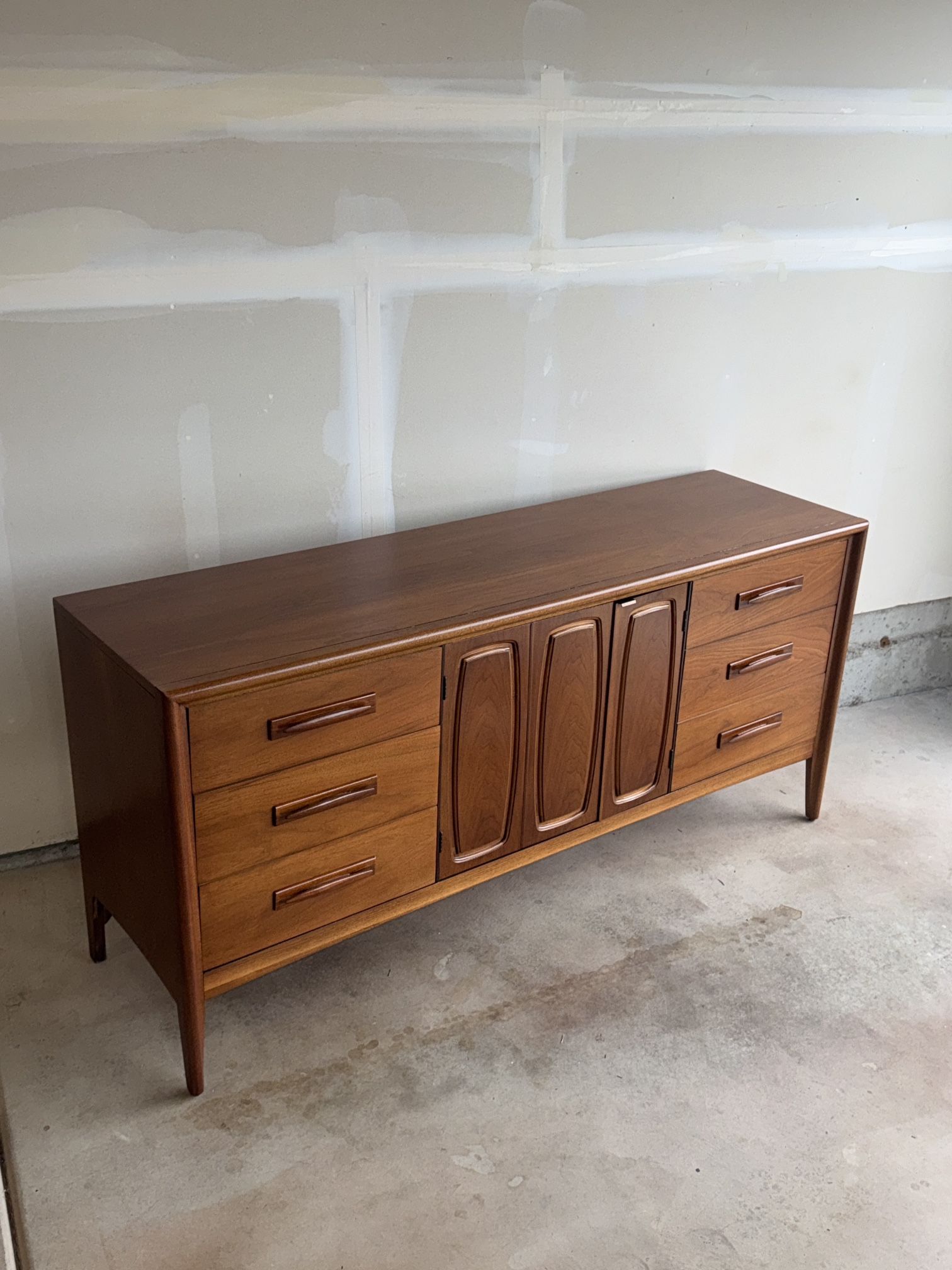 Vintage Mid Century Dresser By Broyhill