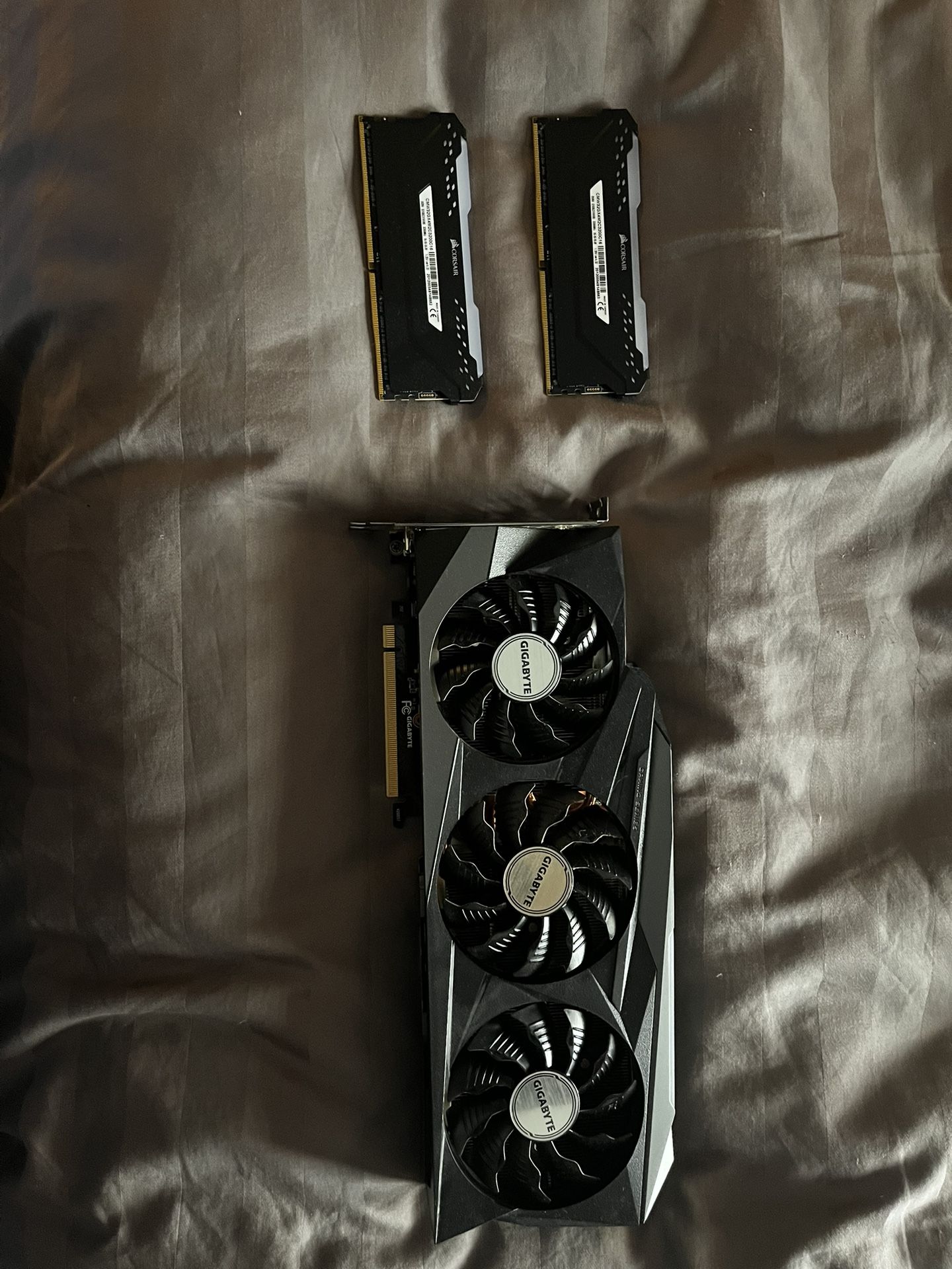 GIGABYTE GTX 3080 + 32 GIGS CORSAIR DDR4 ram