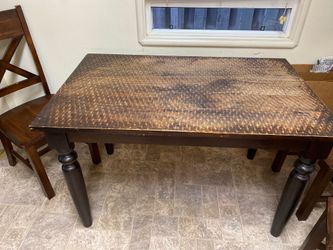 World Martel Kitchen table $20