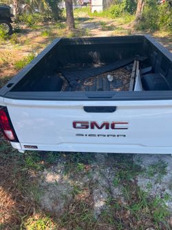 Lots full of truck beds different makes & models