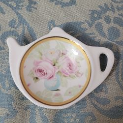 Tea pot gold trim tea bag holder