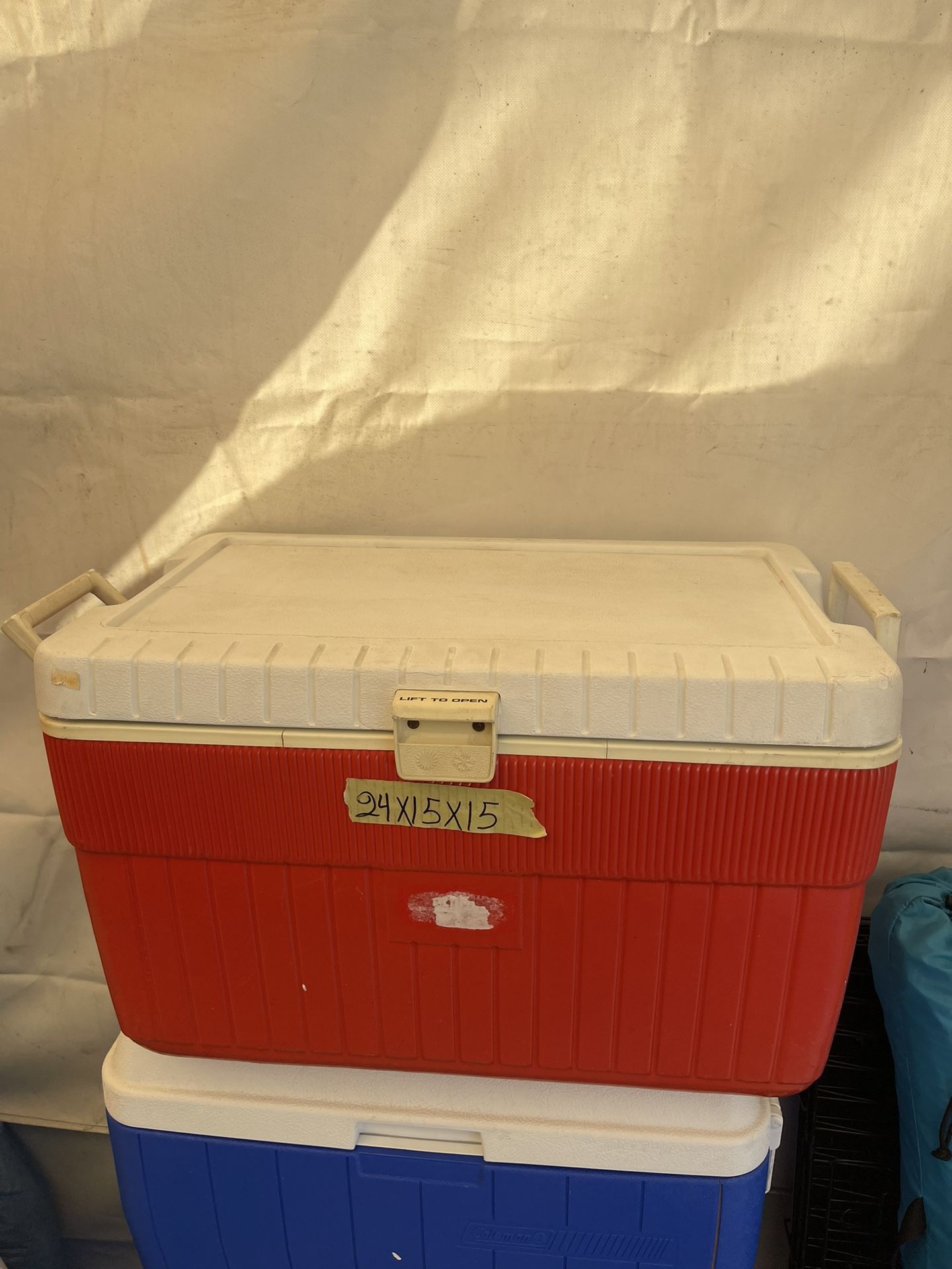 Excellent Excellent Condition Different Sizes Coolers