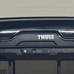 Thule Motion XT Alpine Ski Roof Mounted Cargo Box Black Glossy 84.5"Thule Motion XT Alpine Ski Roof Mounted Cargo Box Black Glossy 84.5"