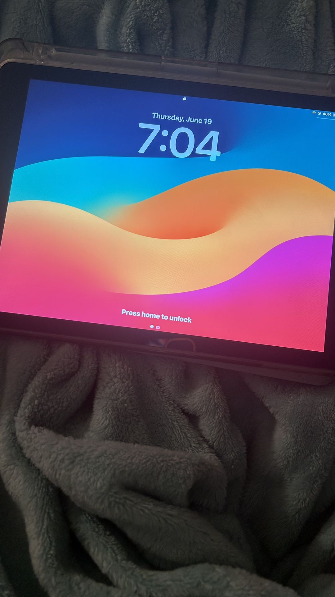 IPad 6th Generation (Great Condition)