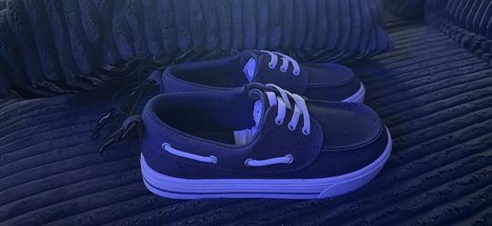 Boys shoes
