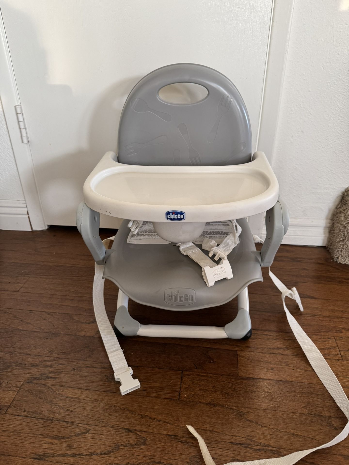 Chicco Booster Seat With Removable Tray