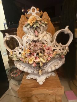 Italian vase/sopera