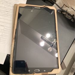 SAMSUNG TABLET 10 IN