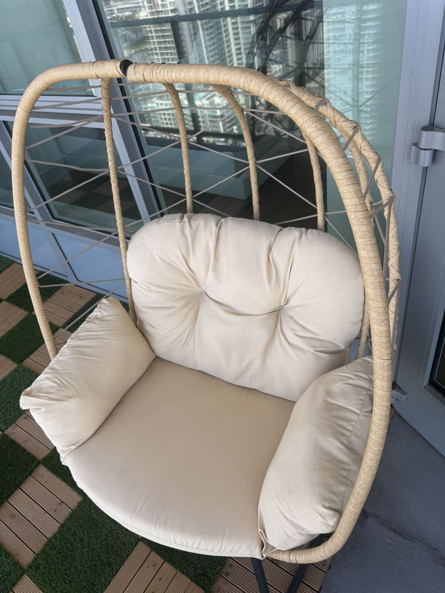 LARGE EGG CHAIR (BRAND NEW)