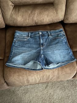 American Eagle Low-Rise Midi Shorts