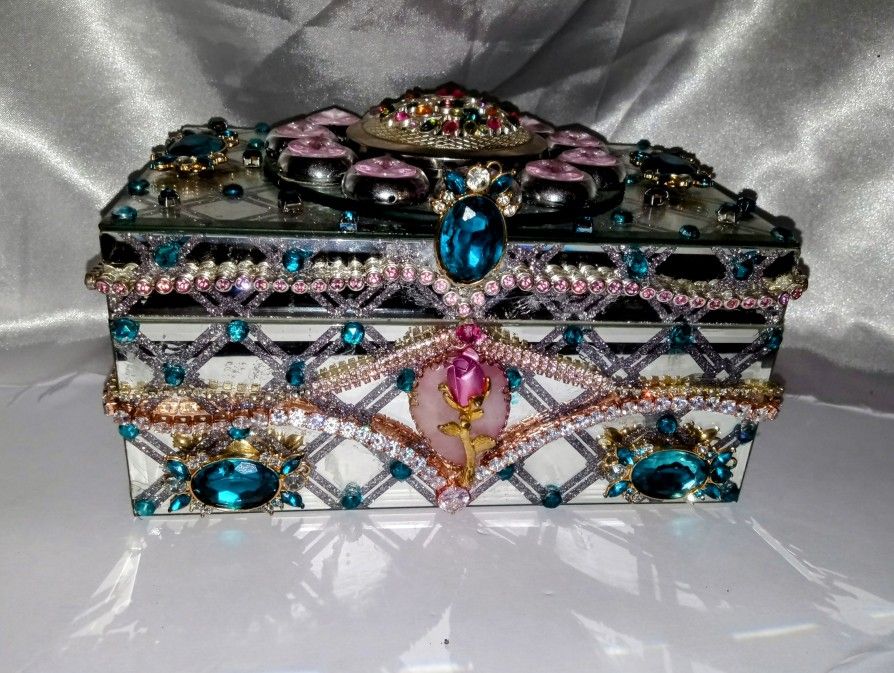 Mirrored Romantic Pink Orb And Blue Jeweled Glitter Diamond Patterned Jewelry Box