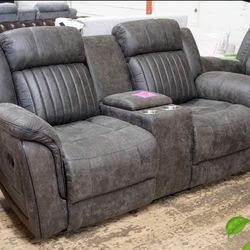 Centeroak Double Reclining Loveseat 