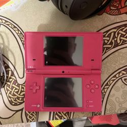 Nintendo DSi Pink