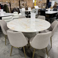 Gorgeous Round Marble Dining Table with 6 Chairs (Finance Available 90 Days Zero Interest) / Preciosa mesa de comedor redonda de mármol con 6 sillas (