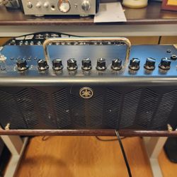 Yamaha ThR10C Amp