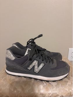 New Balance tennis shoes