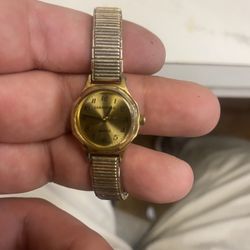 Vintage Caravelle Gold Tone Women’s Watch!