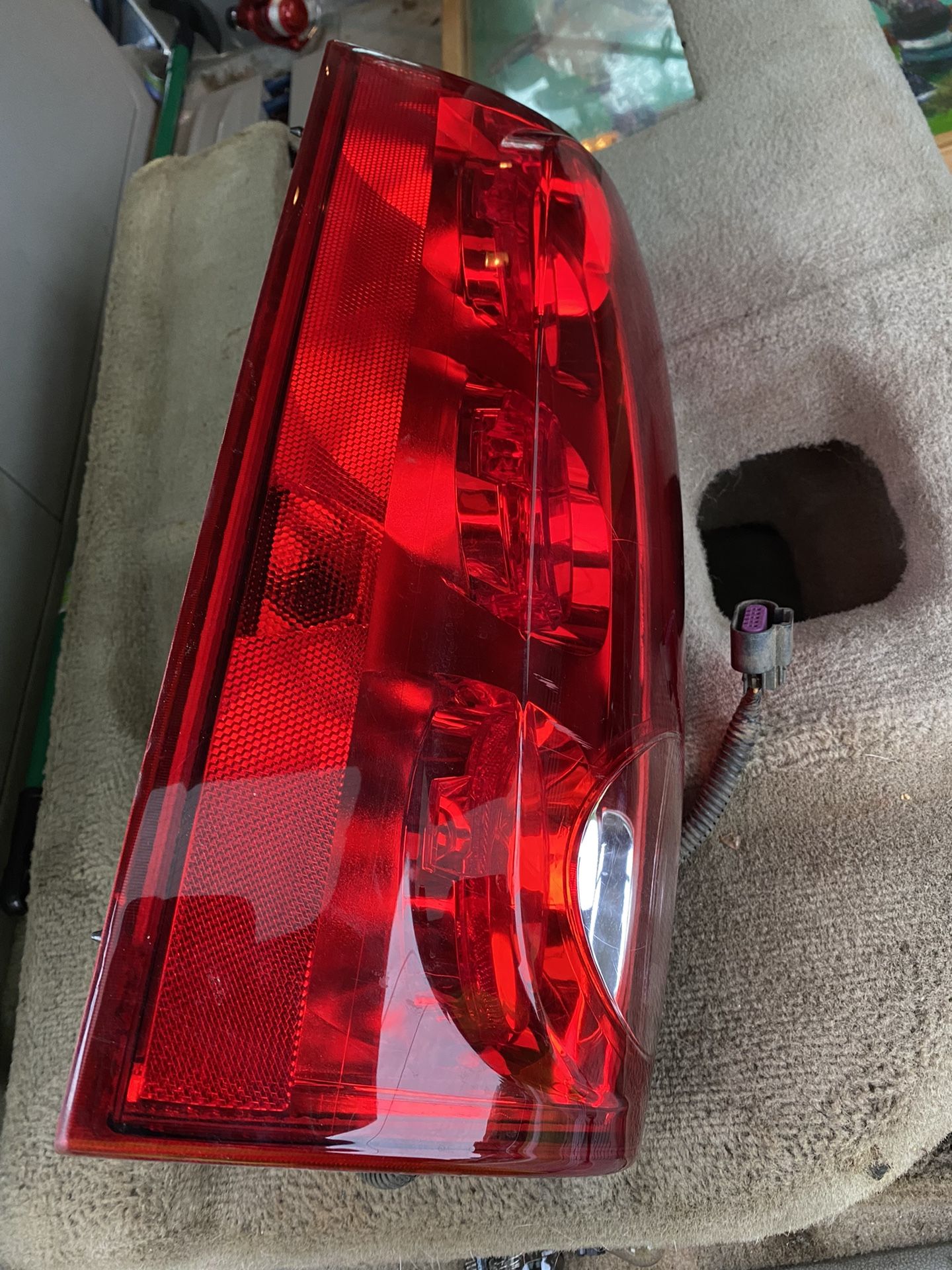 2007 -2013 GMC Yukon XL Driver side Rear Lighting