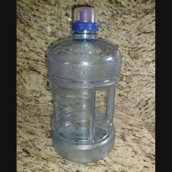 2.2 Liter Water Bottle, New Without Tags, Never Been Used 