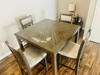 Gently used dining table & chairs