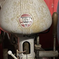 Delta Milwaukee DP220 Bench Drill Press