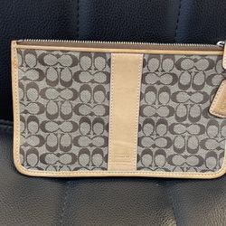 COACH Vintage Y2K Beige/Tan  wristlet/pouch
