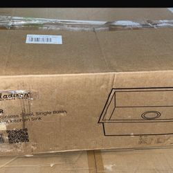 22 pt. 350 sq.ft. Dehumidifier with Bucket in. White