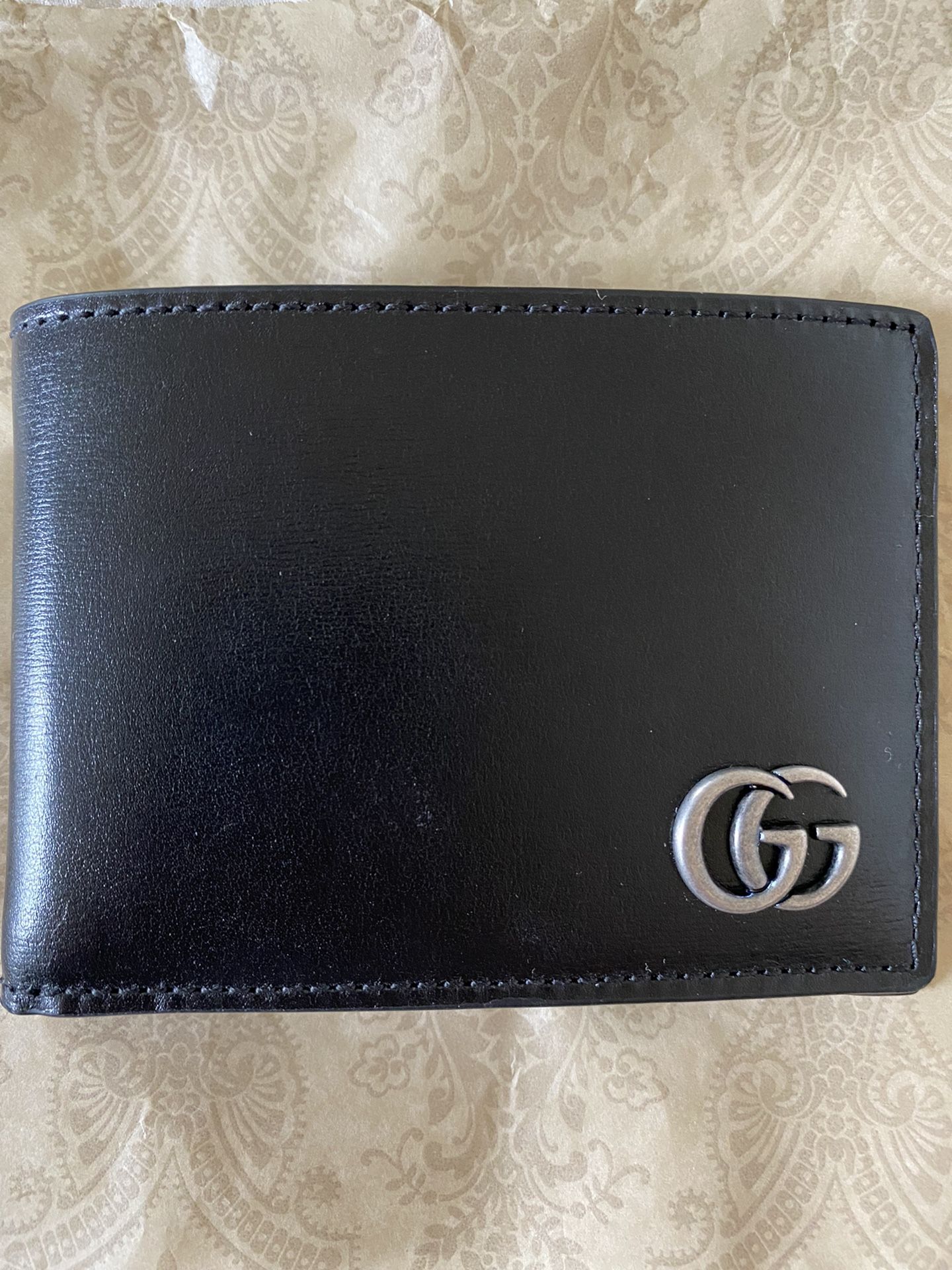 GUCCI “GG Marmont Bi-fold Wallet”