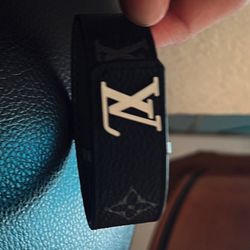 Lv bracelet 