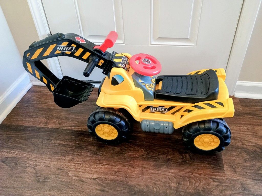 Like New Sit Down 6v Excavator