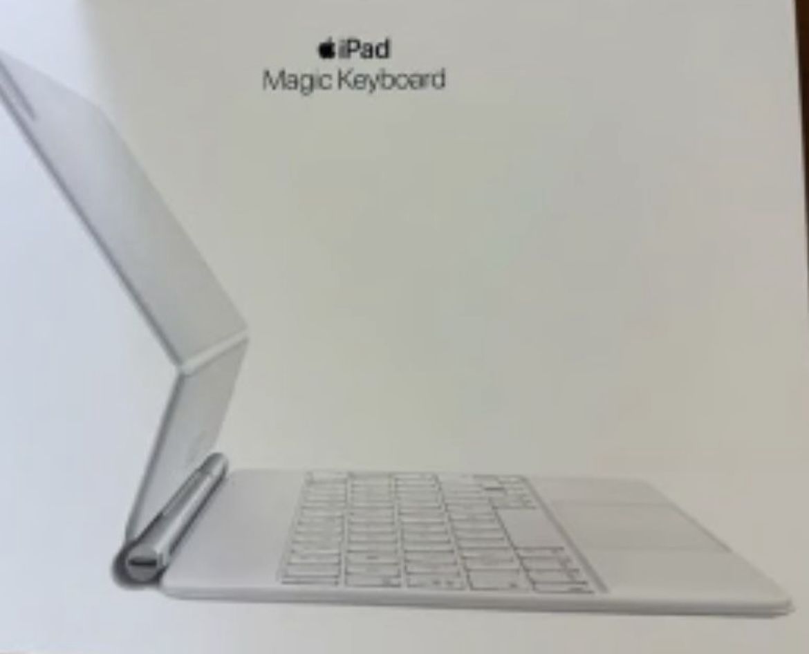 iPad Magic Keyboard for Sale in Kent, WA - OfferUp