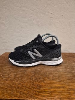 New Balance 880v9 Athletic Running Shoes 
Women's Size US 7