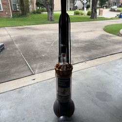 Used Unrivaled yson suction: Vacuum