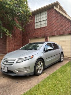 2011 Chevy Volt – Needs Hybrid Battery / Tow Away