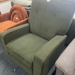 Green recliner，$120