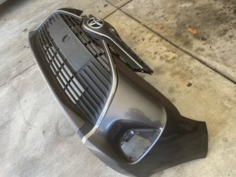 2015 Toyota Yaris bumper used Oem