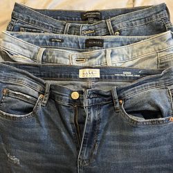 **Nice Jeans** 3 pairs of nice stretchy jeans 