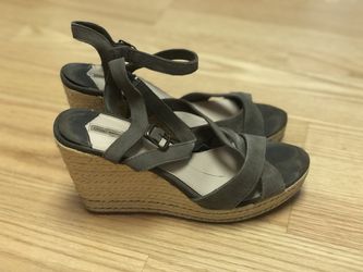 Wedge sandals size 9