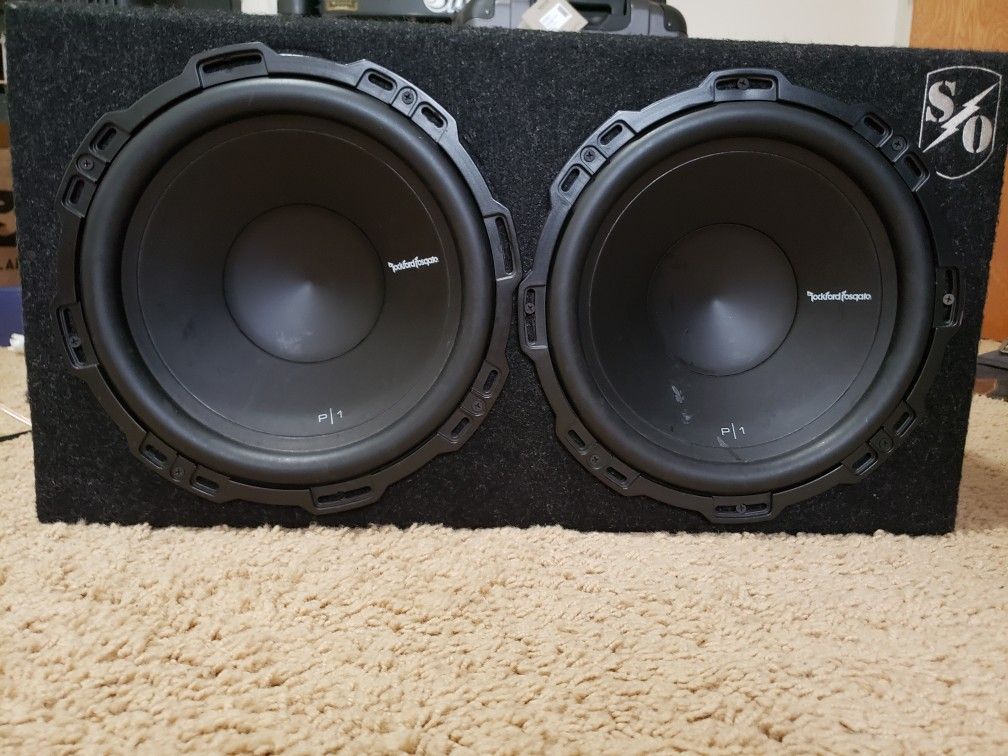 (2) 15" Rockford Fosgate P1 Subwoofers and Box