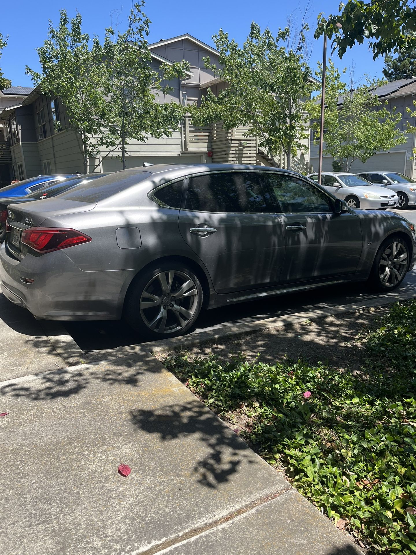 2015 Infiniti Q70