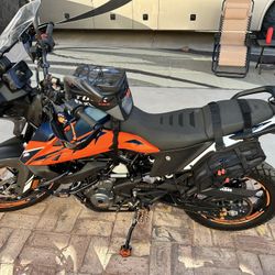 2022 KTM Adventure 390