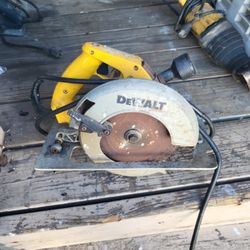 A DeWALT 7 And 1/4 In Circular Saw 