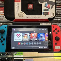 Nintendo Switch 256gb all accessories + Case