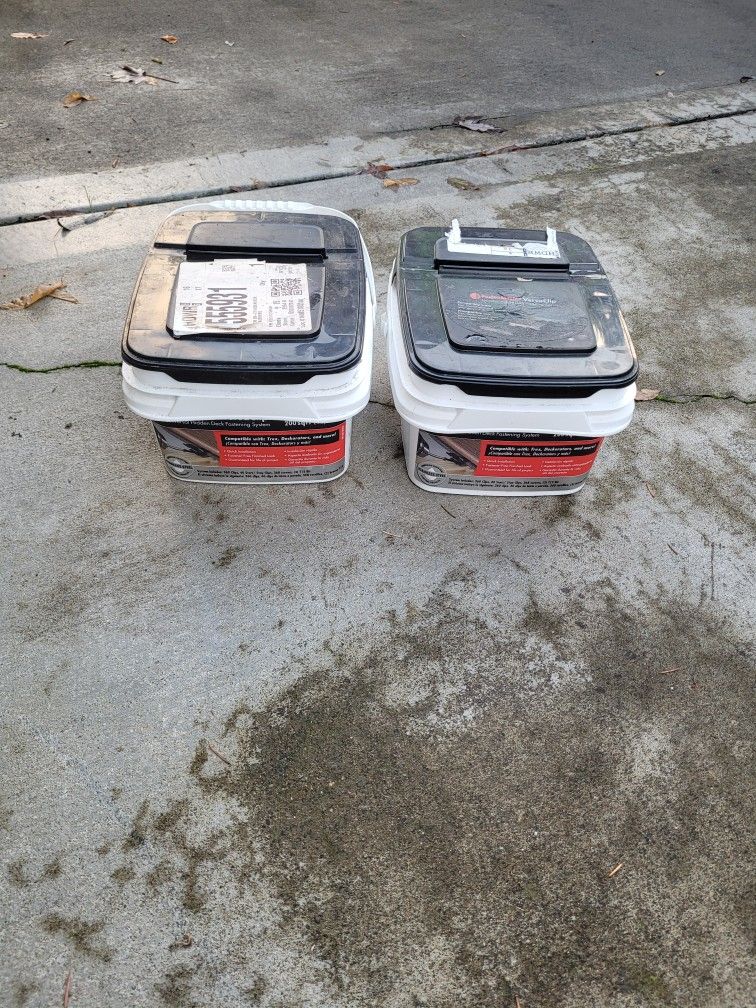 Deck Trex Floor Clips. New Box.