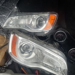 Chrystler 300 Headlights 