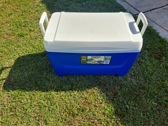 Igloo 76/12 Oz. Can Capacity  Cooler