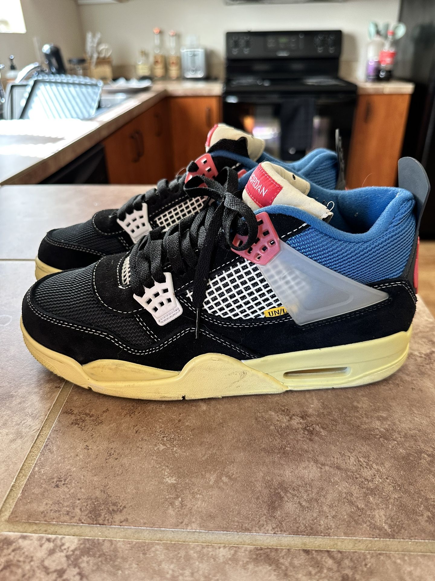 Union La x Jordan 4 “Off Noir”