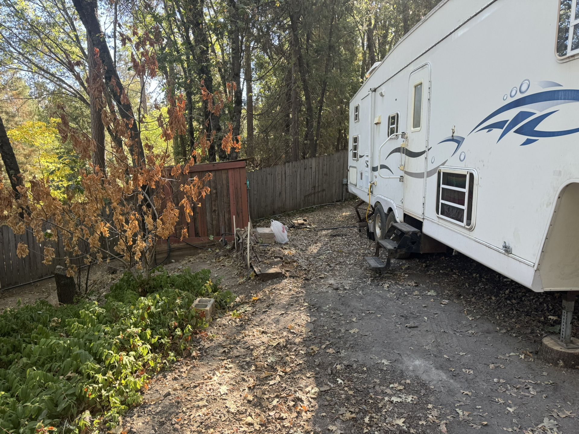 31 Foot Single Pop Out Fifth Wheel